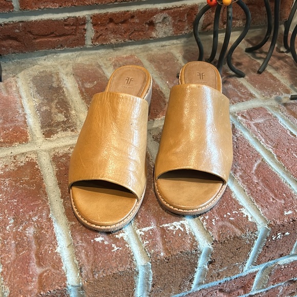 Frye leather sandals, size 9.5, camel color, gently worn once! - Picture 2 of 14